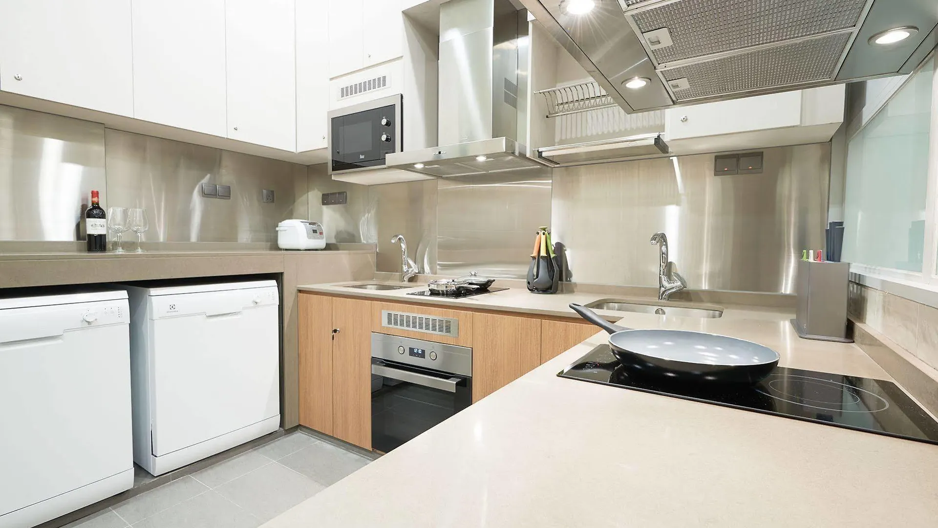 Hotel Bencoolen At Hong Kong Street Singapore