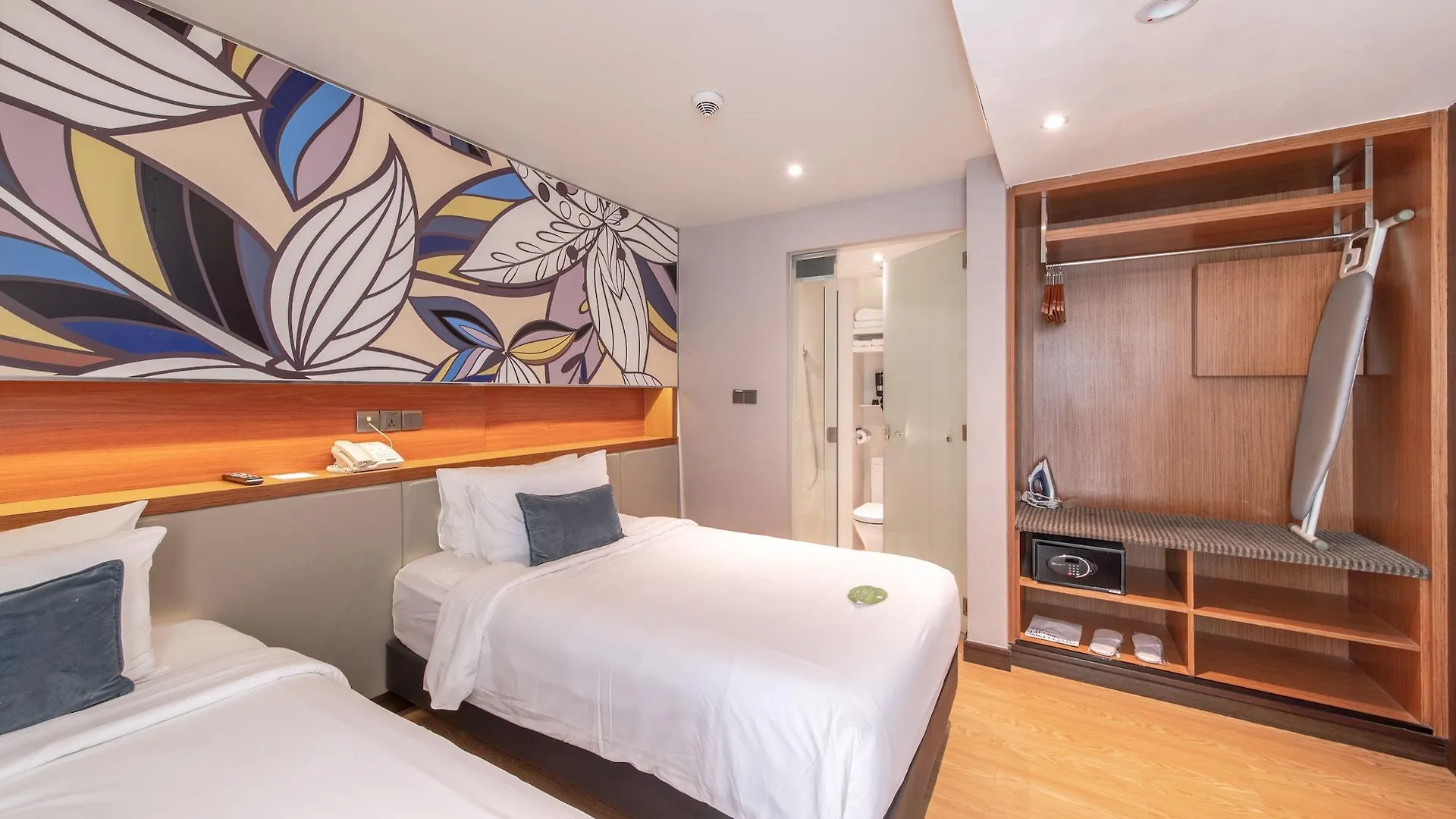 Hotel Bencoolen At Hong Kong Street Singapura